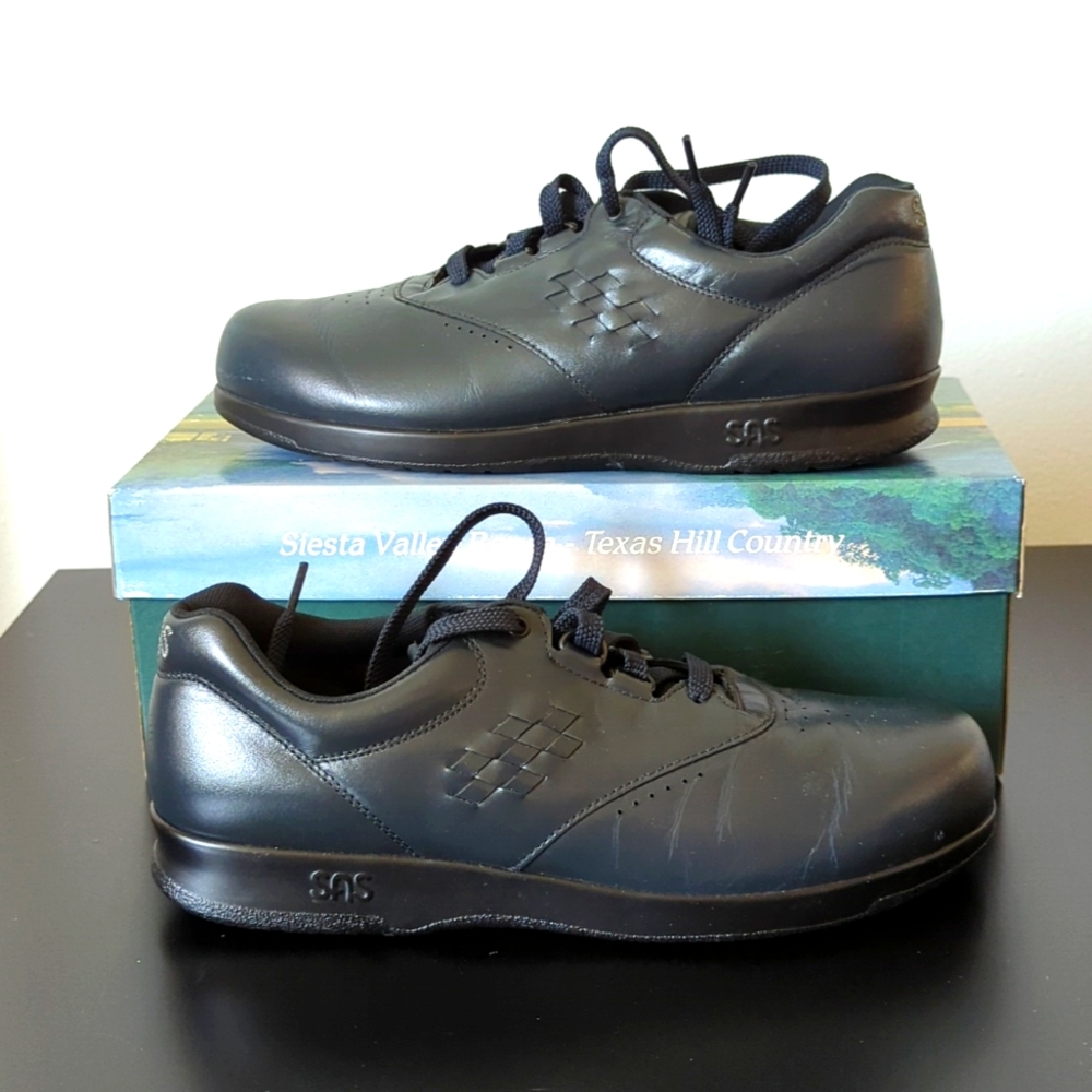SAS FREE TIME navy walking shoes